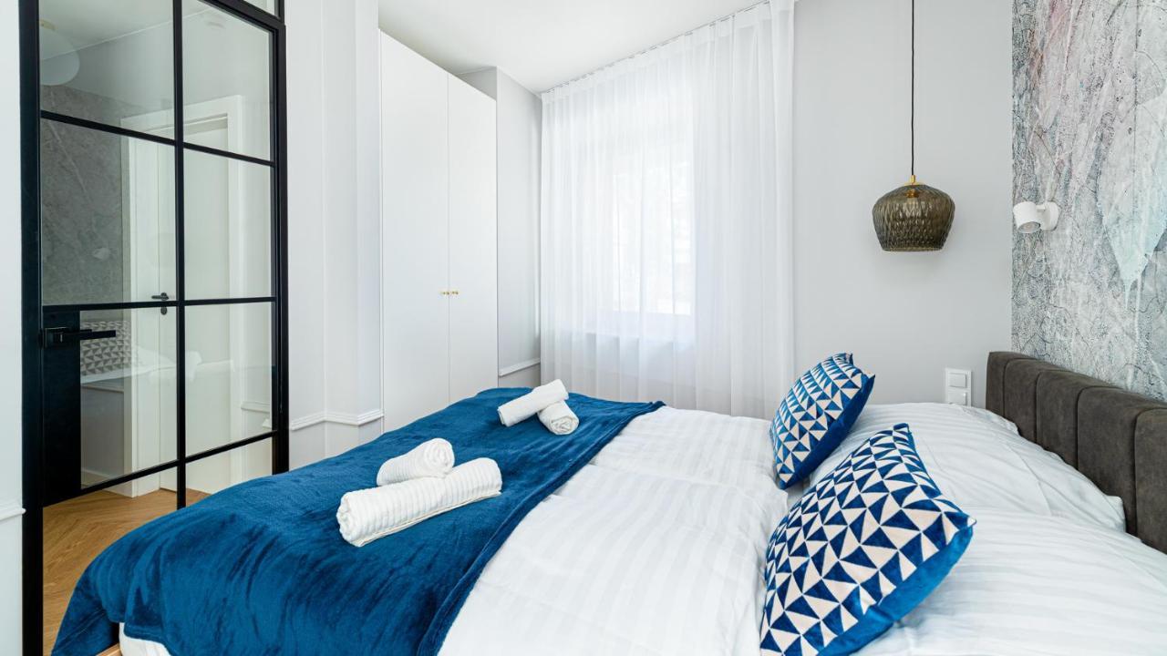 Stone Hill Apartament Sunrise シクラルスカ・ポレンバ エクステリア 写真